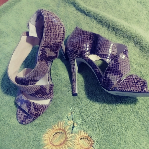 Enzo Angiolini snake skin heels - Picture 2 of 8
